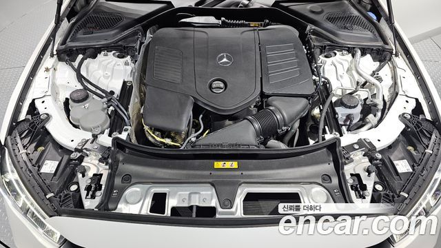 Mercedes-Benz E-Class 2025 — photo 6