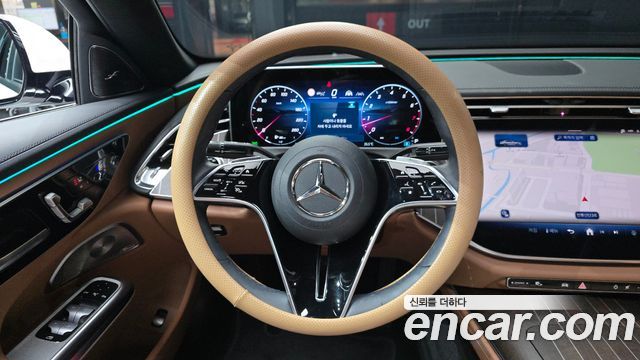 Mercedes-Benz E-Class 2025 — photo 13