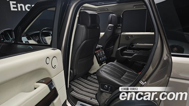 Land Rover Range Rover 2016 — photo 12