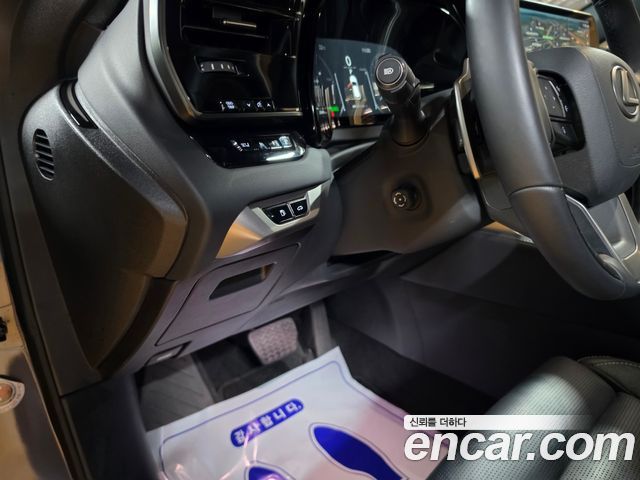 Lexus RX 2025 — photo 18
