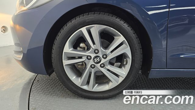 Hyundai AVANTE 2018 — photo 5