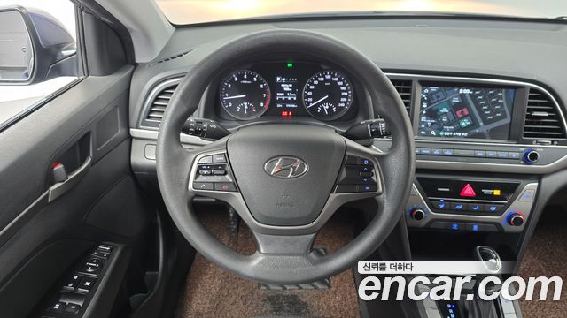 Hyundai AVANTE 2018 — photo 19