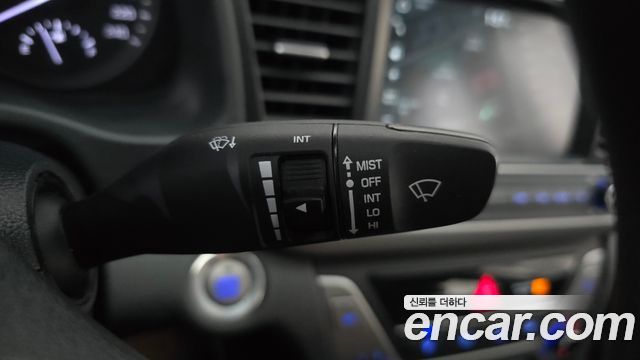 Hyundai AVANTE 2018 — photo 25