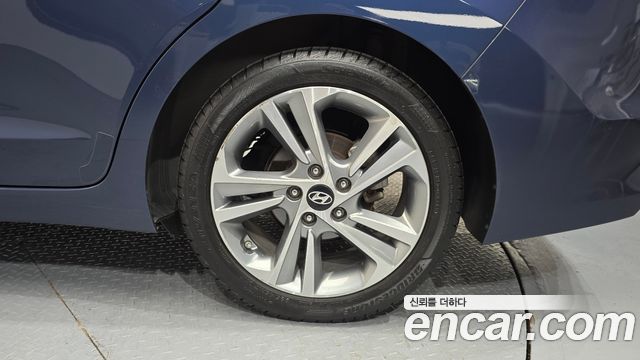 Hyundai AVANTE 2018 — photo 7