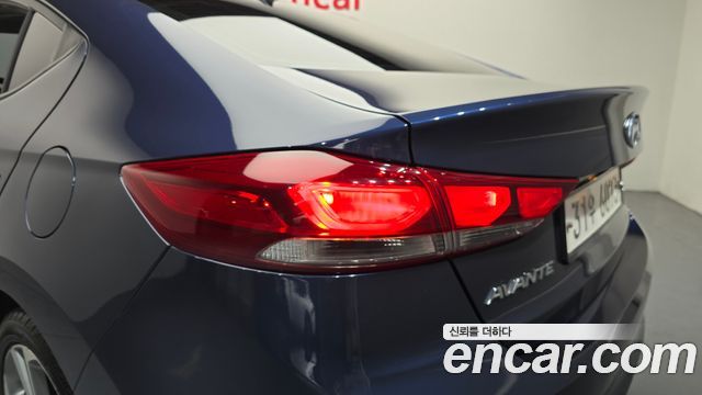 Hyundai AVANTE 2018 — photo 9