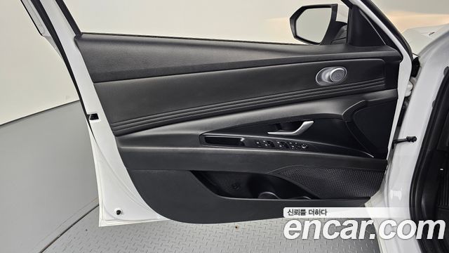 Hyundai AVANTE 2023 — photo 14