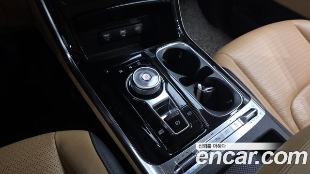 Kia Canival 2021 — photo 12