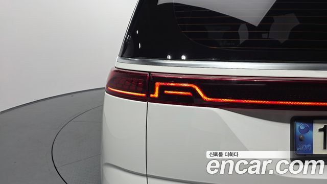 Kia Canival 2021 — photo 9
