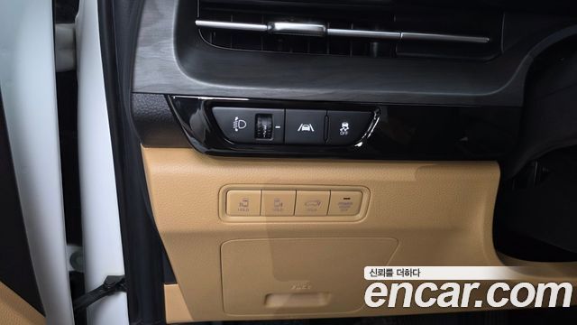Kia Canival 2021 — photo 28