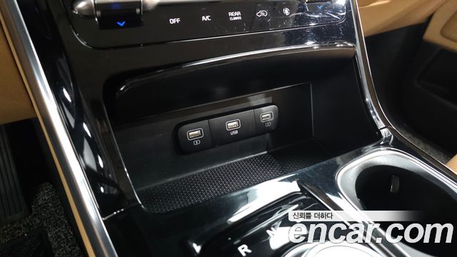 Kia Canival 2021 — photo 30