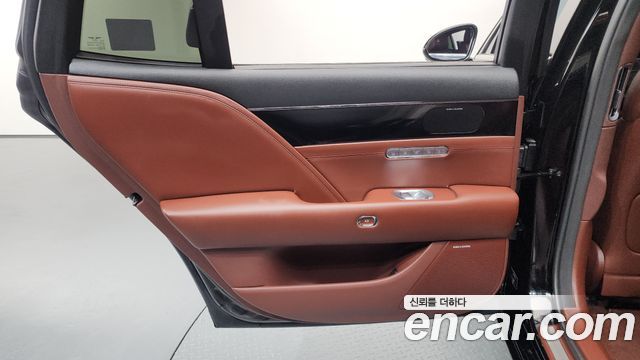 Genesis G90 2022 — photo 15