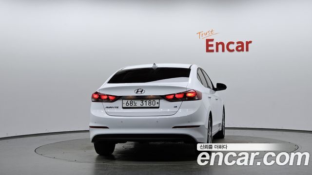 Hyundai AVANTE 2018 — photo 4