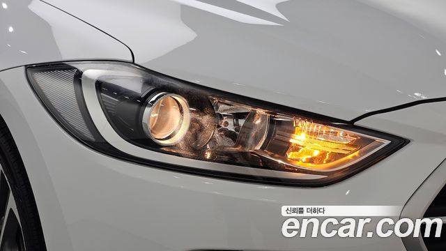 Hyundai AVANTE 2018 — photo 8