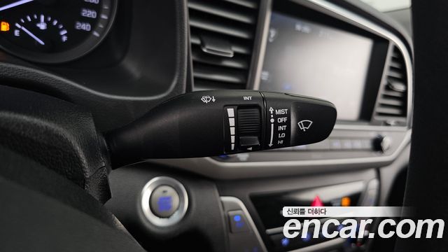 Hyundai AVANTE 2018 — photo 14