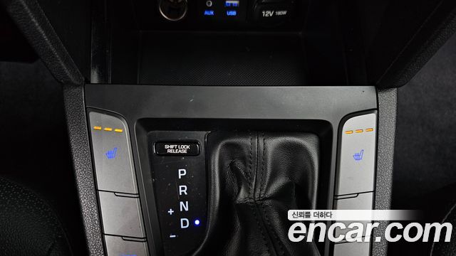 Hyundai AVANTE 2018 — photo 16