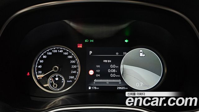 Genesis GV80 2023 — photo 11