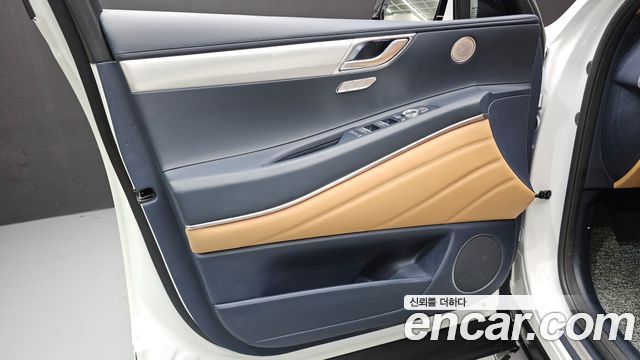 Genesis GV80 2023 — photo 14