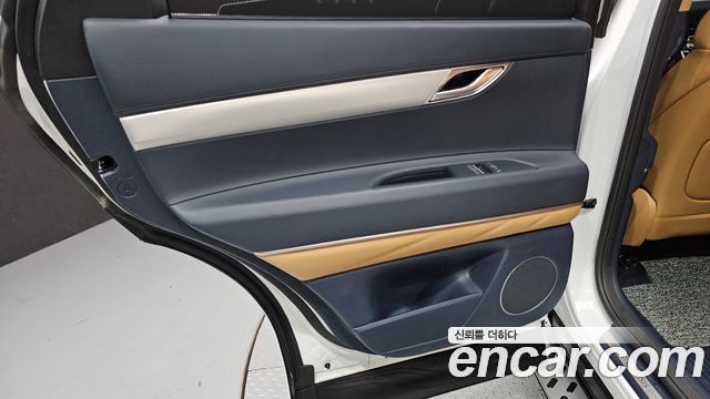 Genesis GV80 2023 — photo 15