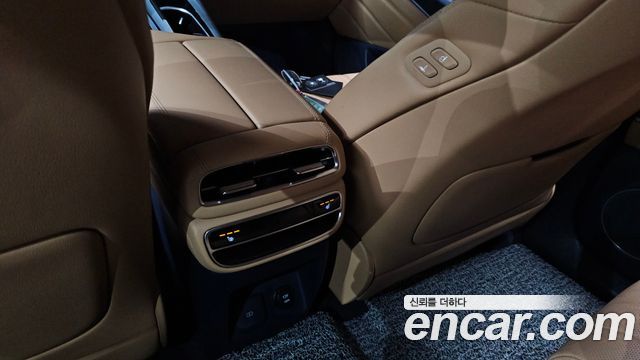 Genesis GV80 2023 — photo 30