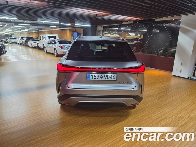 Lexus RX 2025 — photo 4