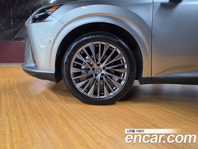 Lexus RX 2025 — photo 5