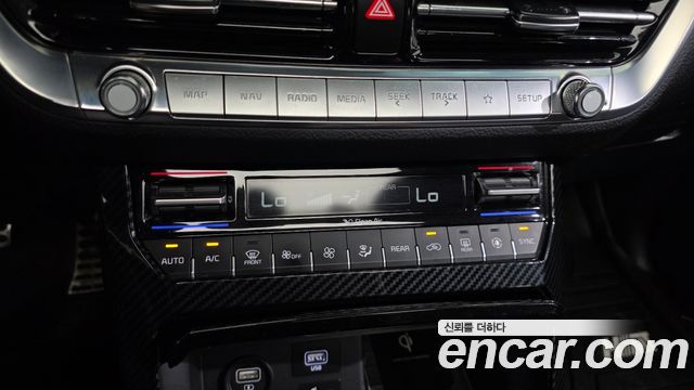 Kia Mohave 2023 — photo 33