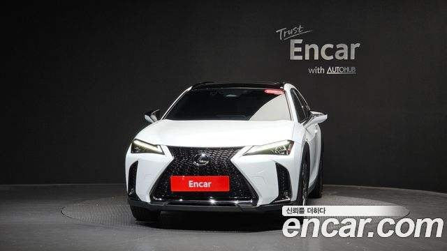 Lexus UX 2026 — photo 3