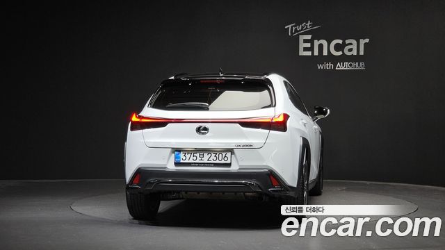 Lexus UX 2026 — photo 4