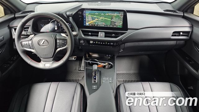 Lexus UX 2026 — photo 10