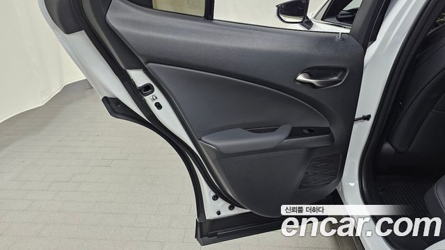 Lexus UX 2026 — photo 15