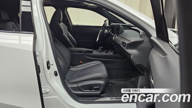 Lexus UX 2026 — photo 16