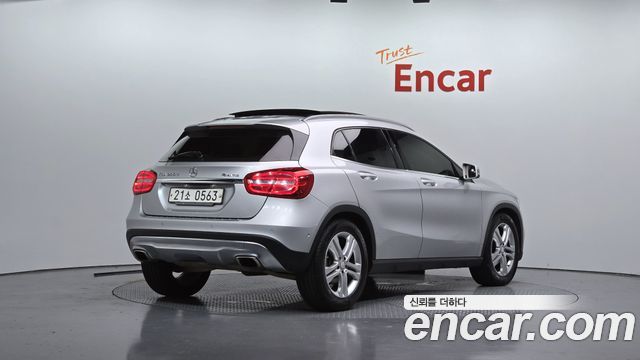 Mercedes-Benz GLA-Class 2016 — photo 2