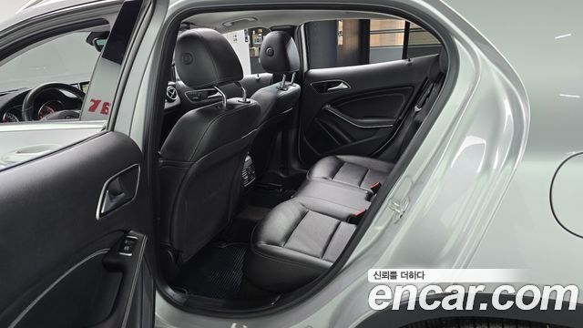 Mercedes-Benz GLA-Class 2016 — photo 11