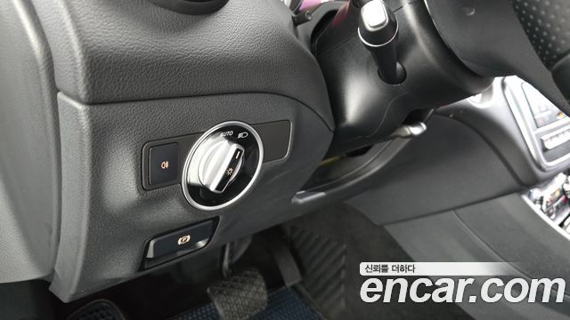 Mercedes-Benz GLA-Class 2016 — photo 18