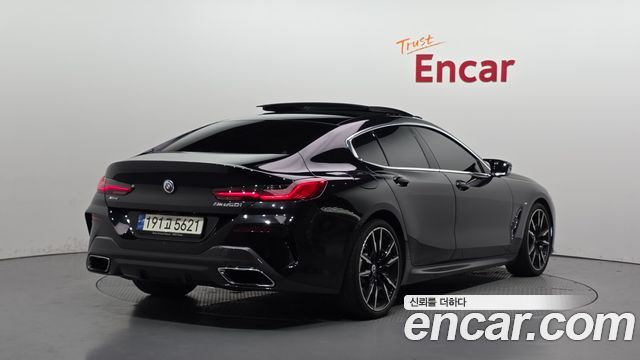 BMW 8-Series 2023 — photo 2