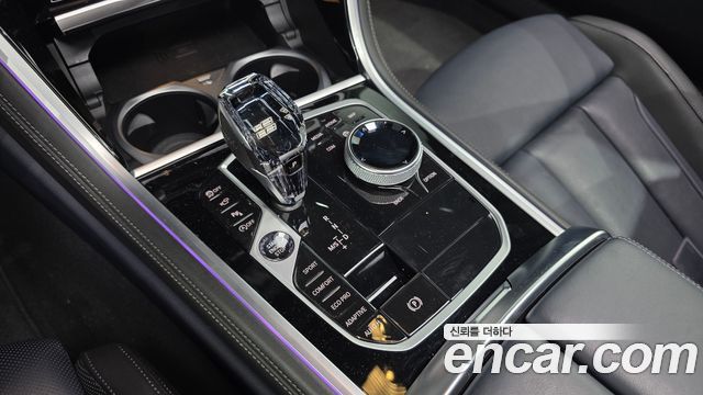 BMW 8-Series 2023 — photo 12