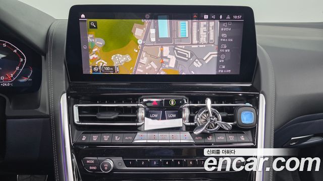 BMW 8-Series 2023 — photo 17