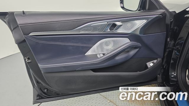 BMW 8-Series 2023 — photo 14
