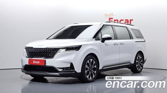 Kia Canival 2023 — photo 1