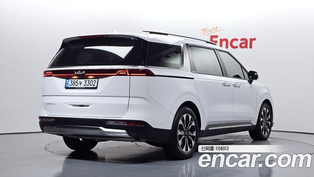 Kia Canival 2023 — photo 2