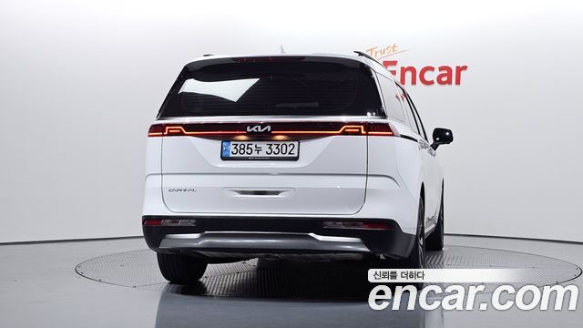 Kia Canival 2023 — photo 4