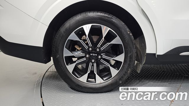 Kia Canival 2023 — photo 5