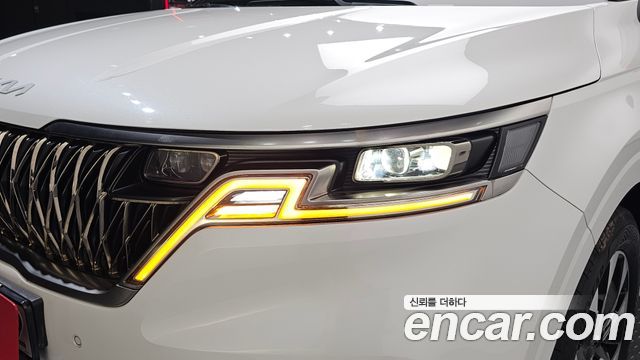 Kia Canival 2023 — photo 8