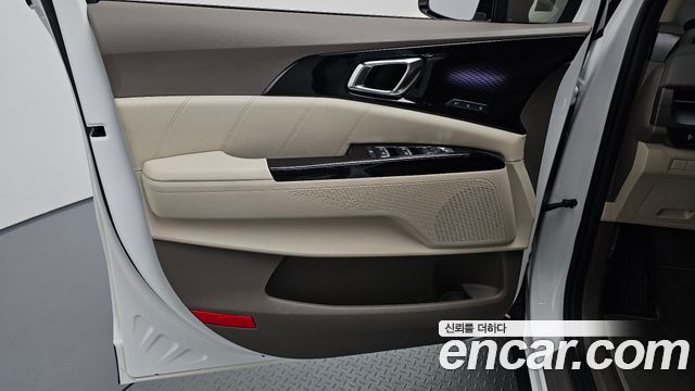 Kia Canival 2023 — photo 14