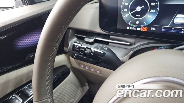 Kia Canival 2023 — photo 28