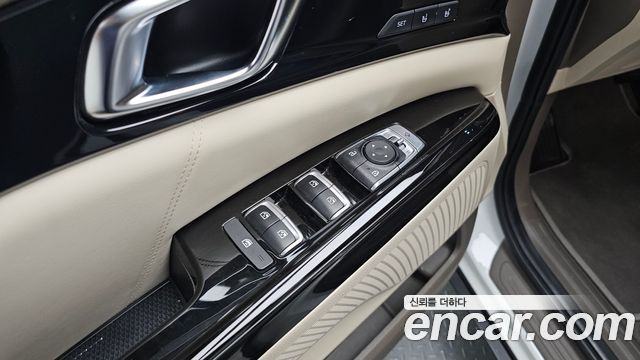 Kia Canival 2023 — photo 31