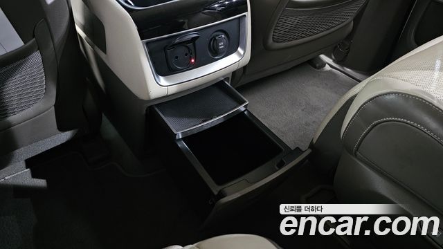 Kia Canival 2023 — photo 32