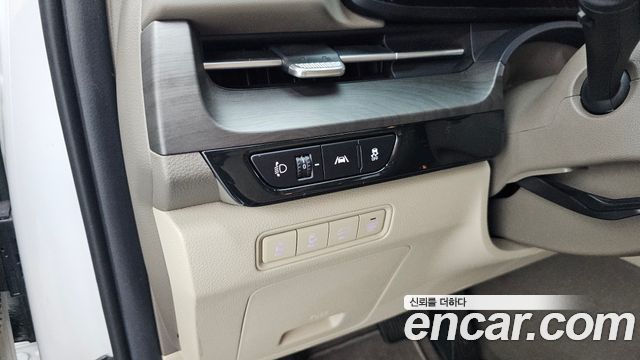 Kia Canival 2023 — photo 33