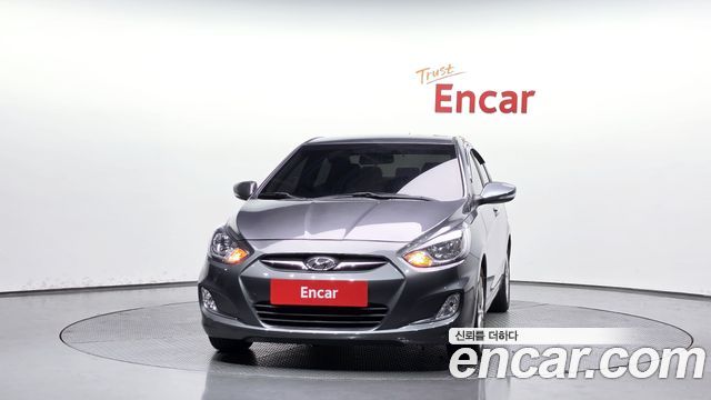 Hyundai Accent 2012 — photo 3