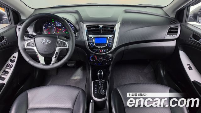 Hyundai Accent 2012 — photo 10